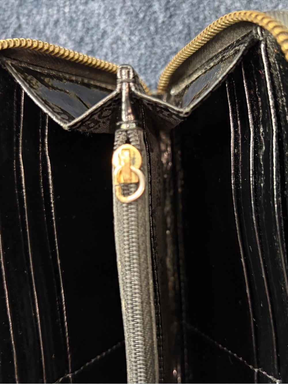 Michael Kors Black Snake print Wallet with Gold Hardware - Picture 4 of 6